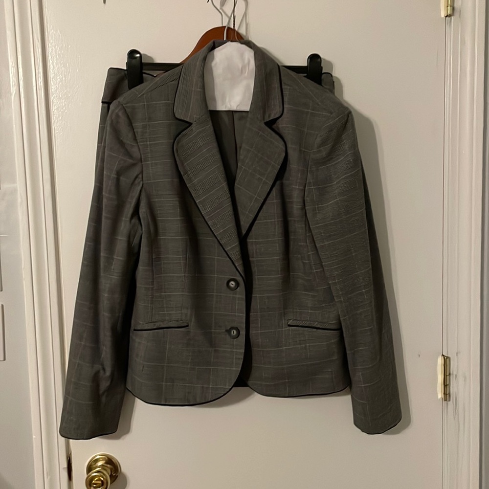 Gray Plaid Skirt Suit-Blazer & Skirt